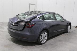 Tesla Model 3  picture 3