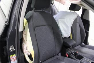 Volkswagen Golf  picture 9