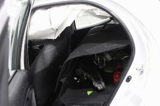 Toyota Yaris  picture 11