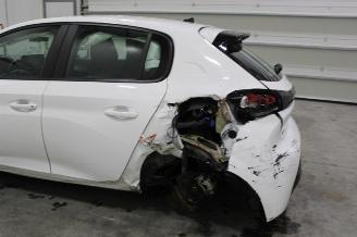 Peugeot 208  picture 5