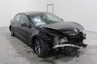 Tesla Model 3  picture 2