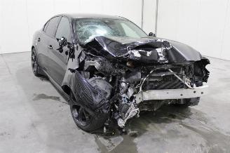 Alfa Romeo Giulia  picture 2