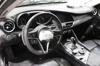 Alfa Romeo Giulia  picture 10