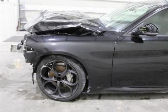 Alfa Romeo Giulia  picture 5