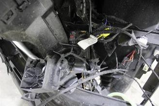 BMW iX2  picture 20