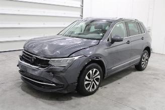 Schadeauto Volkswagen Tiguan  2023/2