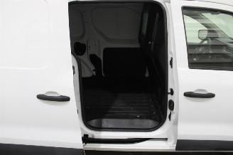Renault Express  picture 16