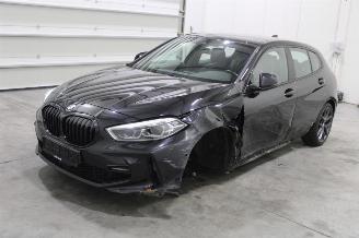 Schadeauto BMW 1-serie 120 2021/12