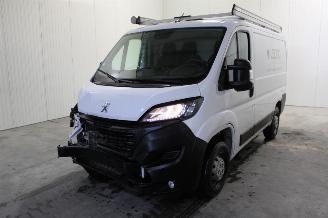 krockskadad bil auto Peugeot Boxer  2023/9