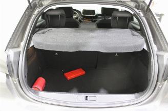 Peugeot 208  picture 19