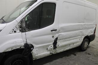 Ford Transit  picture 6