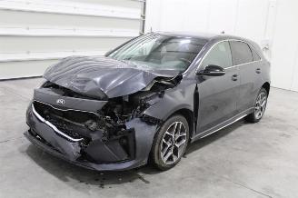 Unfallwagen Kia Cee d cee'd 2019/3