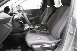 Peugeot 208  picture 9