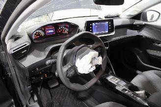 Peugeot 208  picture 10