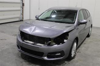 Damaged car Peugeot 308  2018/10