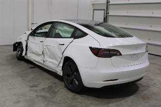 Tesla Model 3  picture 4