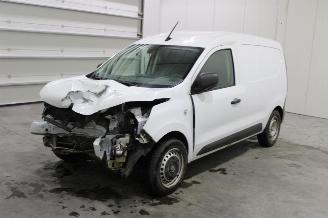 damaged passenger cars Renault Express  2021/11