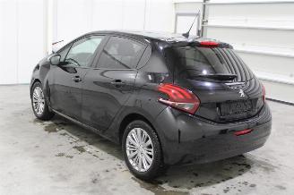 Peugeot 208  picture 4