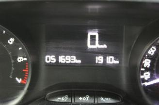Peugeot 208  picture 12