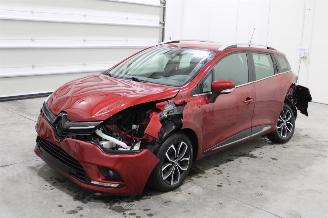 Damaged car Renault Clio  2019/3