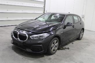 Damaged car BMW 1-serie 116 2022/11