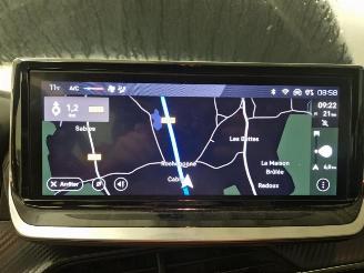 Peugeot 208  picture 13