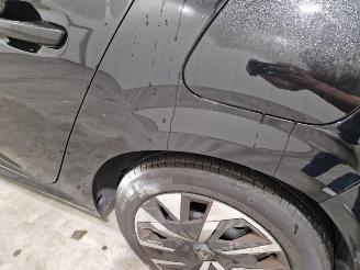 Peugeot 208  picture 24