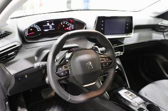 Peugeot 208  picture 10