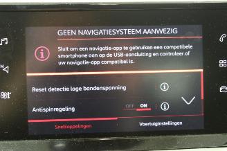 Peugeot 208  picture 14