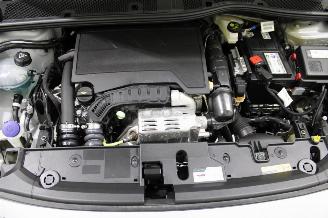 Peugeot 208  picture 16