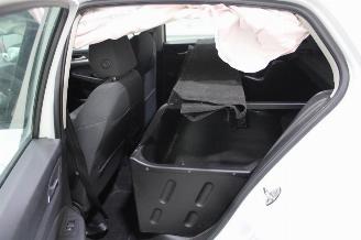 Volkswagen Golf  picture 11