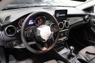 Mercedes Cla-klasse CLA 180 picture 9