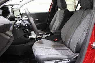 Peugeot 208  picture 12