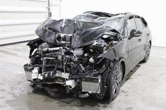 damaged passenger cars Volkswagen Touareg  2024/11
