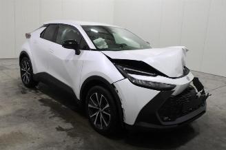 Toyota C-HR  picture 2