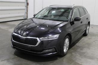 damaged passenger cars Skoda Octavia  2023/2