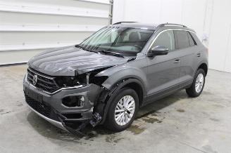 krockskadad bil auto Volkswagen T-Roc  2021/11