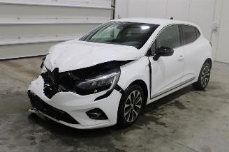 Damaged car Renault Clio  2023/6