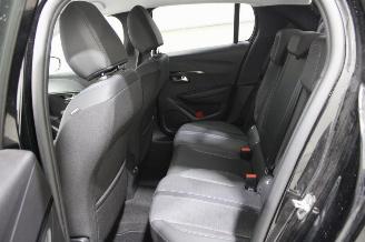 Peugeot 208  picture 10