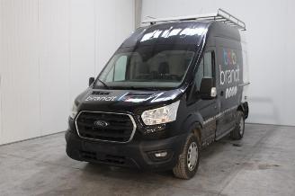 damaged passenger cars Ford Transit  2019/8