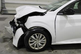 Peugeot 208  picture 5