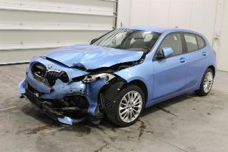 Schadeauto BMW 1-serie 118 2020/2