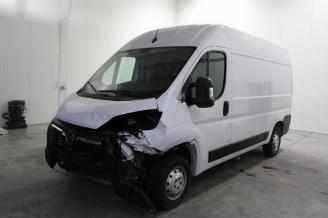 krockskadad bil auto Opel Movano  2022/12