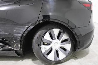 Tesla Model Y  picture 7