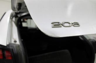 Peugeot 208  picture 22