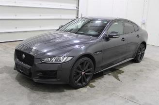 Vaurioauto  passenger cars Jaguar XE  2019/4