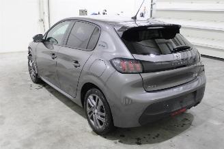 Peugeot 208  picture 4