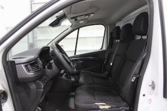 Nissan Nv300  picture 11