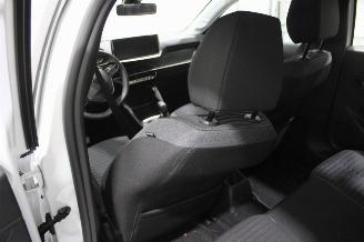 Peugeot 208  picture 22