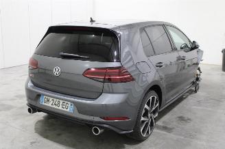 Volkswagen Golf  picture 3
